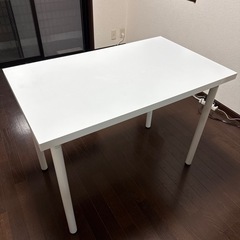 IKEAテーブル