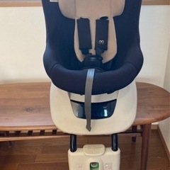 カーメイトチャイルドシートの画像