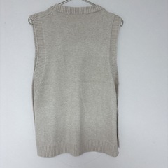 ニットベスト　新品　ジレ　トップス　プルオーバー　ニットベスト　ベージュの画像