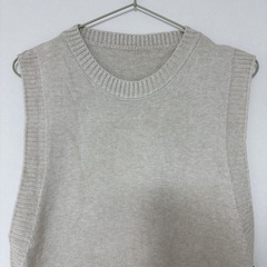 ニットベスト　新品　ジレ　トップス　プルオーバー　ニットベスト　ベージュの画像