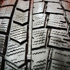 DUNLOP WINTER MAXX WM02 205/65R16 16インチ スタッドレス 4本 23年製 バリ溝 ヤリスクロス 10系アルファード等　(KTN284) の画像