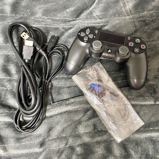 PS4 PRO 本体と付属品