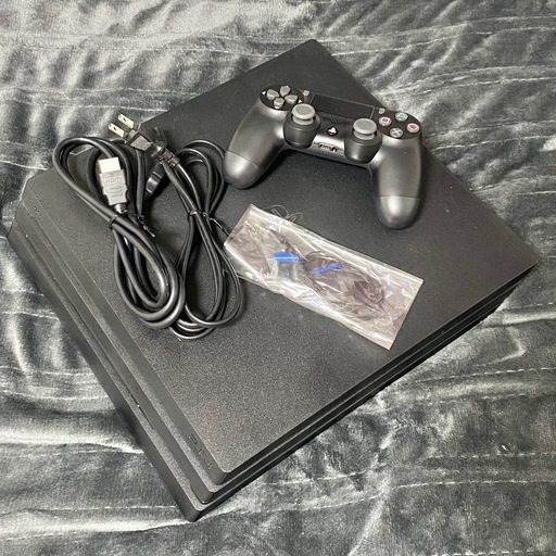 PS4 PRO 本体と付属品