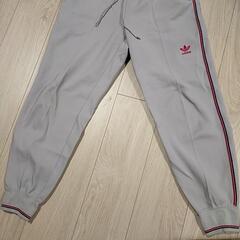 adidasジャージの画像