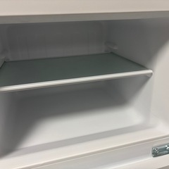 【取引終了】洗濯機、テーブル、電子レンジ、冷凍冷蔵庫、炊飯器、扇風機の画像