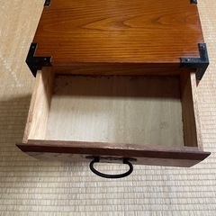 懐かしい昭和レトロ商品☆和風タンス　　　ミニ箪笥　小物入れ　三段三箇所の画像
