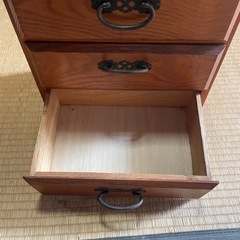 懐かしい昭和レトロ商品☆和風タンス　　　ミニ箪笥　小物入れ　三段三箇所の画像