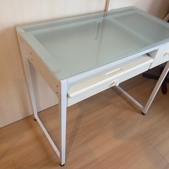 取引中
ガラスデスクの画像