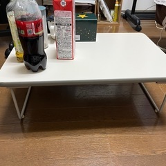(決まりました)小さい卓です。