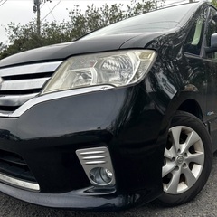  8人乗り☆ガソリン代 節約☆S-HYBRID入りました‼️月々1.2万円〜分割払い可❗️車検2年付き！大人気☆ニッサン セレナ☆フリップダウンモニター付き☆SDナビ☆走行中DVD見れます☆ETC☆便利なバックカメラ☆ドラレコ付きのフル装備☆電動スライドドア☆ウィンカーミラー☆フル装備☆車内広々三列シート‼️の画像