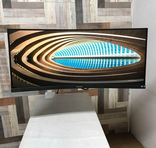 フィリップス　34型スピーカー搭載ワイド曲面　モニターアーム搭載