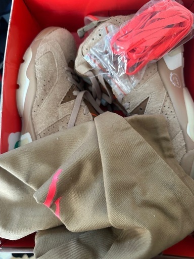 Travis Scott　Nike Air Jordan 6