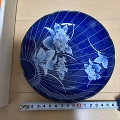 皿（未使用品）の画像