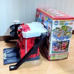 トミカ 変形ファイヤーステーション 無線 トミカタウン タカラトミー TAKARA TOMY おもちゃ 知育玩具 レア 車 道の画像