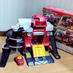 トミカ 変形ファイヤーステーション 無線 トミカタウン タカラトミー TAKARA TOMY おもちゃ 知育玩具 レア 車 道の画像