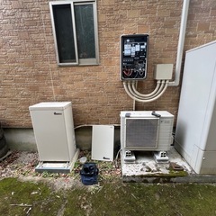 蓄電池。仕入れも自ら全て行うため安くで取付できます。