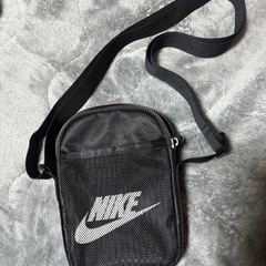 新品未使用☆NIKE ショルダー･ボディバックの画像