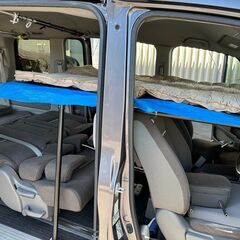 【ステップワゴン・車中泊・二段ベッド用パイプと木の板・分解と組み立て可能】と【全窓目隠し・ワンタッチ自作シェード】の画像