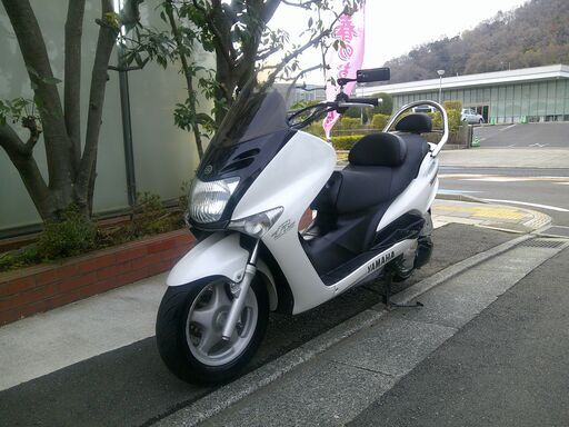 ヤマハ　マジェスティ125(コマジェ)　チョイカスタム　バッテリーフル充電済み　タイヤバリ山　社外マフラー　ナンバー登録書類有り(無料)