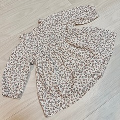 【美品】バースデイ mamaraku 花柄 ロンパース 70cm...