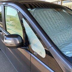 【ステップワゴン・車中泊・二段ベッド用パイプと木の板・分解と組み立て可能】と【全窓目隠し・ワンタッチ自作シェード】の画像