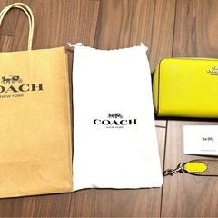 【美品】coach コーチ長財布　財布　ＣＫ４２７　ストラップ シグネチャー　キャンバス　レディース ウォレット 新作 大容量 ラウンドファスナー　キーライムマルチ　黄緑色 記念日 ギフト　贈り物の画像