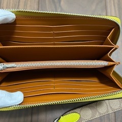 【美品】coach コーチ長財布　財布　ＣＫ４２７　ストラップ シグネチャー　キャンバス　レディース ウォレット 新作 大容量 ラウンドファスナー　キーライムマルチ　黄緑色 記念日 ギフト　贈り物の画像