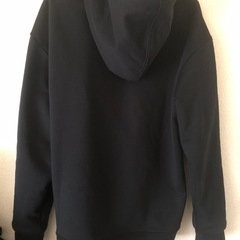 バーバリー男女兼用刺繍入りパーカーお昼12時までの値下げ8500円の画像