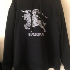 バーバリー男女兼用刺繍入りパーカーお昼12時までの値下げ8500円の画像