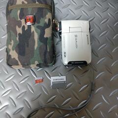 乾電池で使える【デジタルビデオカメラ】SD32Gオマケ付き　パールホワイトの画像