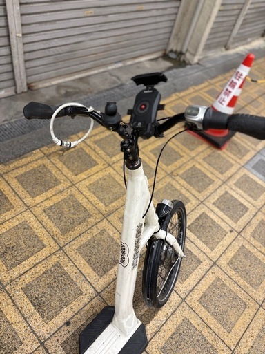 ＬＯＵＩＳ　ＧＡＲＮＥＡＵ　変わった自転車　Sk8?