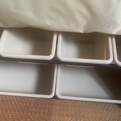 絵本ラックとおもちゃ収納の画像