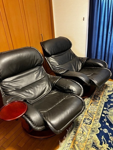 パーソナルチェア&オットマン　リクライニングチェア　サイドテーブルセット