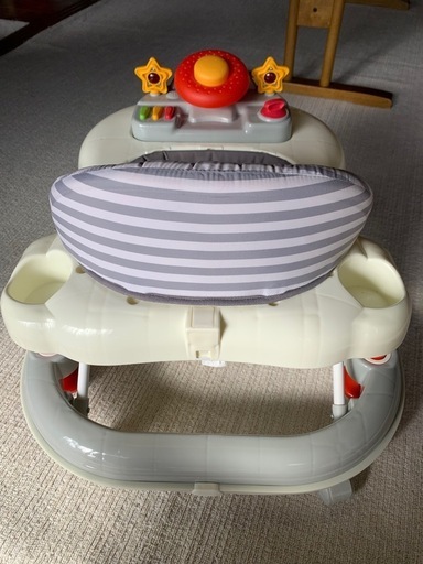 ベビーウォーカー　ベビー用歩行器　メロディウォーカー