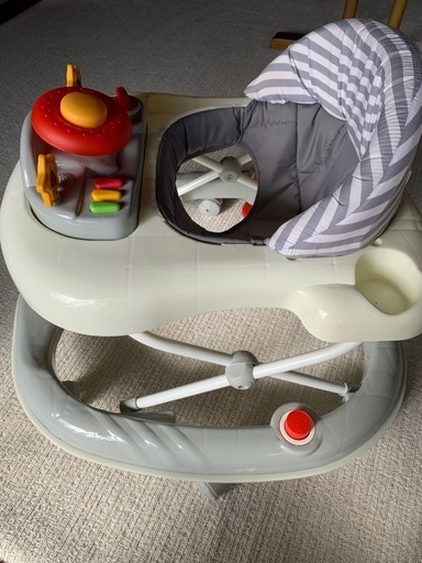 ベビーウォーカー　ベビー用歩行器　メロディウォーカー