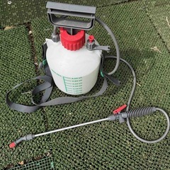 値下げしました。軽くて、小型の蓄圧式園芸用噴霧器