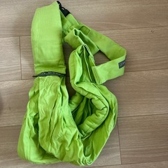 黄緑色のスリング