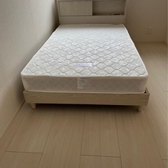 ベッド　セミダブル　マットレス付 の画像
