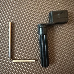 ギター弦、チューナー、カポ、スマホ立て、その他の画像
