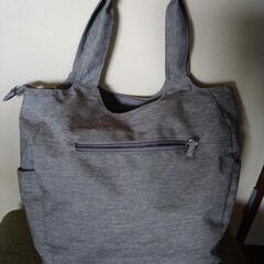 グレー バッグの画像