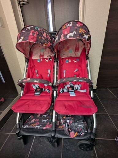 お話し中です　新生児から22キロまで　双子用ベビーカー