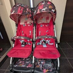 お話し中です　新生児から22キロまで　双子用ベビーカー