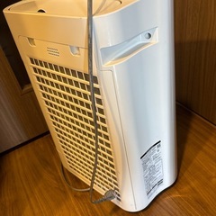 【お値下げ中‼️】シャープ　プラズマクラスター加湿空気清浄機　KC-H50-Wの画像
