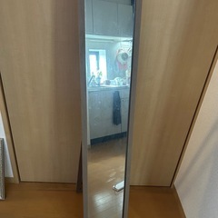 机、テーブル、姿見3点セットの画像