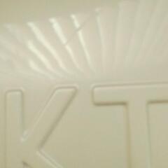 キャリーバッグ　ハローキティの画像