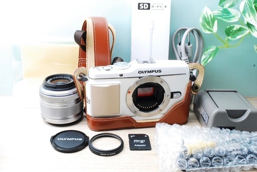 届いたらすぐ使えます　OLYMPUS E-P3 オリンパス　おしゃれなミラーレスカメラ　ボディケース付き　タッチパネルなので簡単操作
