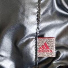 adidasリュックの画像