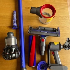 【商談中】0円　ジャンク品　dyson v7 fluffyと純正スタンドの画像