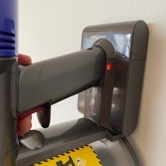 【商談中】0円　ジャンク品　dyson v7 fluffyと純正スタンドの画像