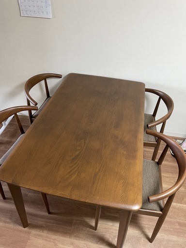 ニトリ ダイニングテーブル